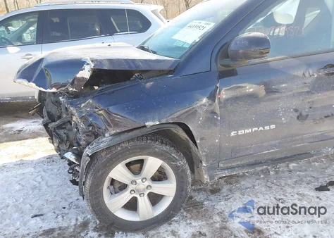 2016 Jeep Compass Latitude из США, поврежденный, VIN 1C4NJDEB4GD731103